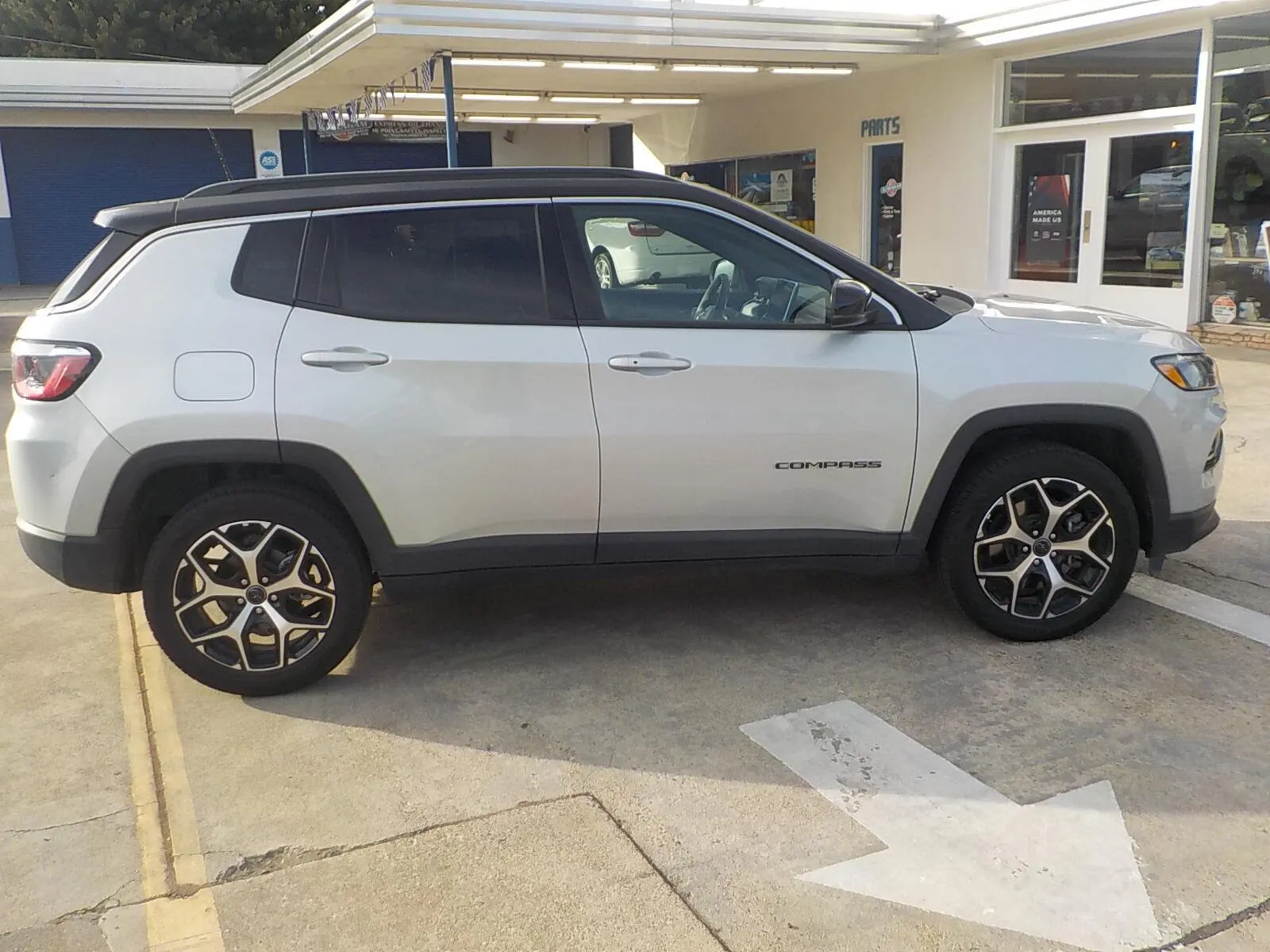 2025 Jeep Compass Limited 4WD photo 4