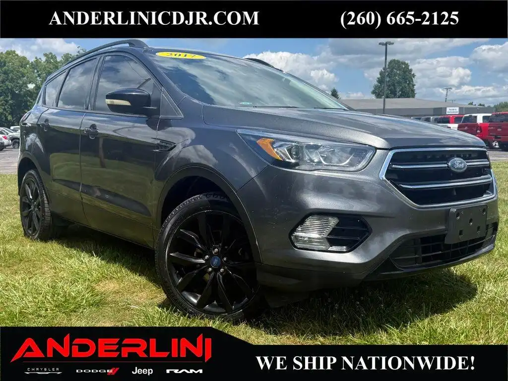 2017 Ford Escape Titanium's photo
