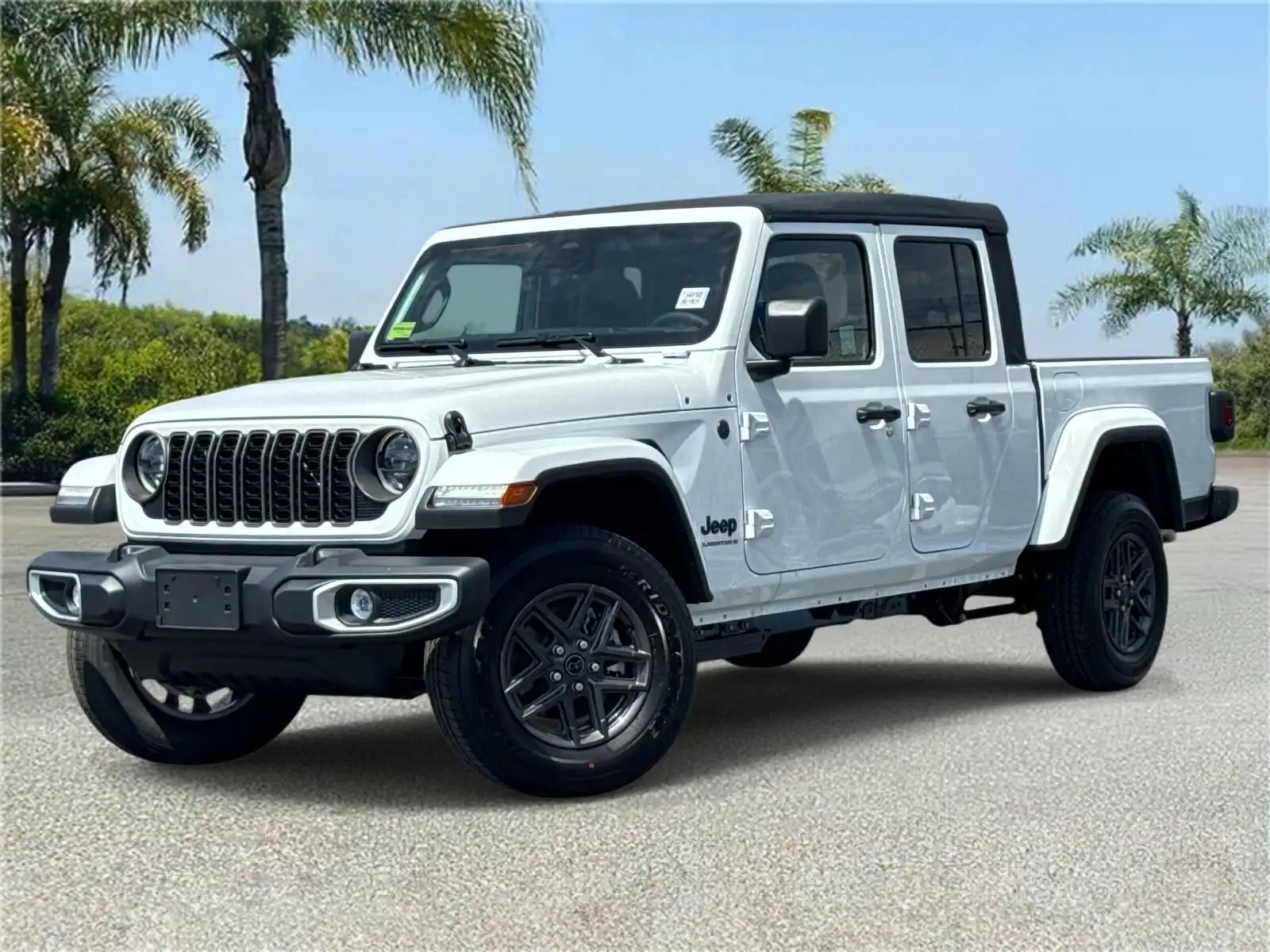 2026 Jeep Gladiator Sport S Auto's photo