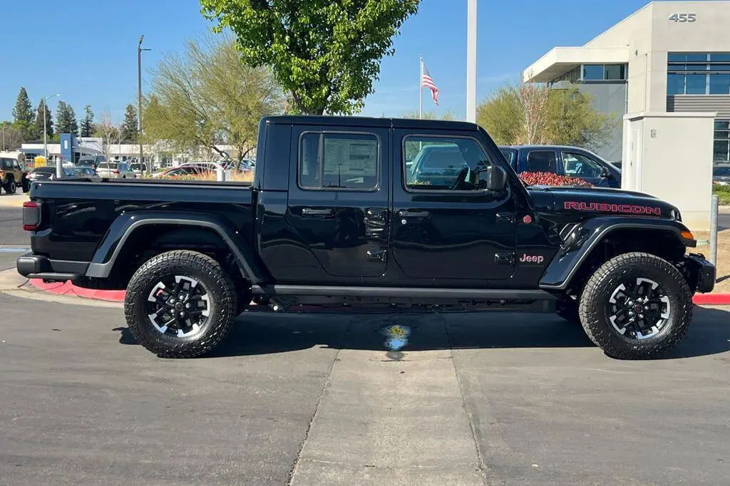 2026 Jeep Gladiator Rubicon Auto photo 3