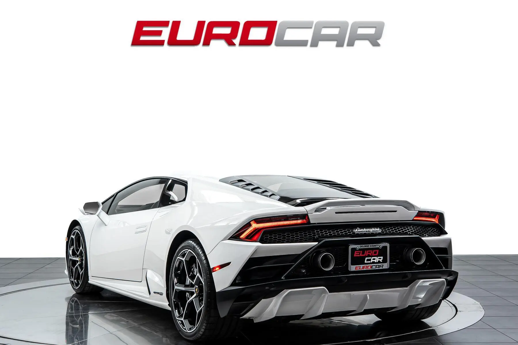2021 Lamborghini Huracan EVO Coupe photo 3