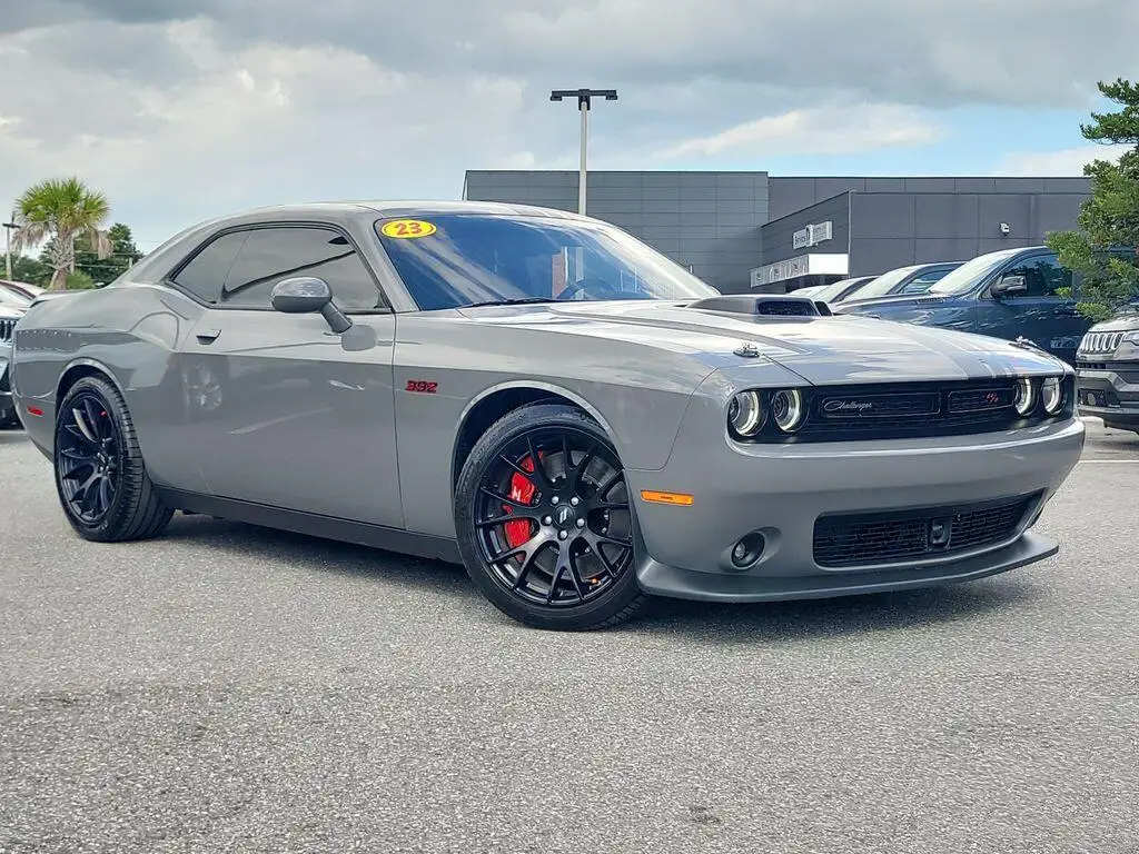 2023 Dodge Challenger R/T Scat Pack photo 1
