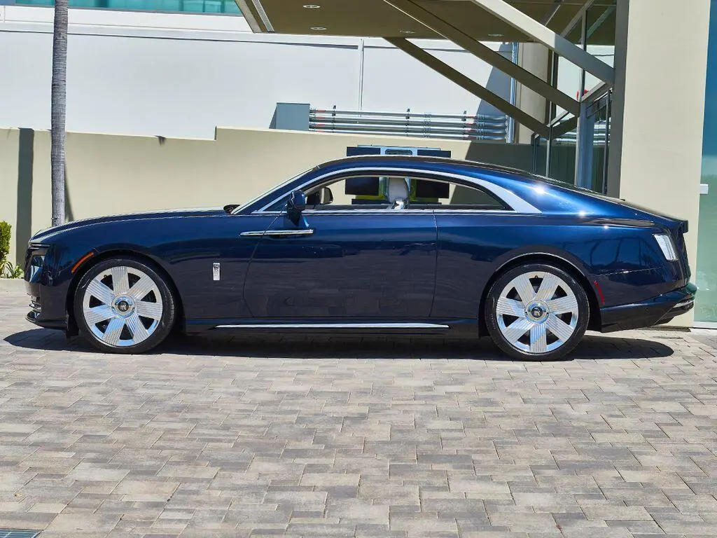 2025 Rolls-Royce Spectre Base photo 3