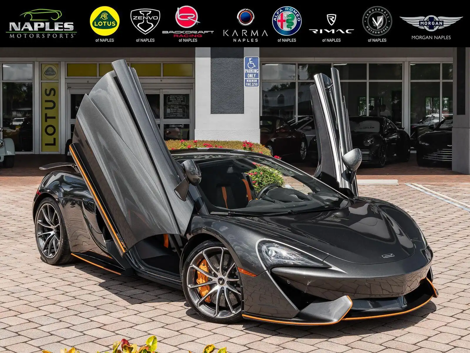 2019 McLaren 570GT Base's photo