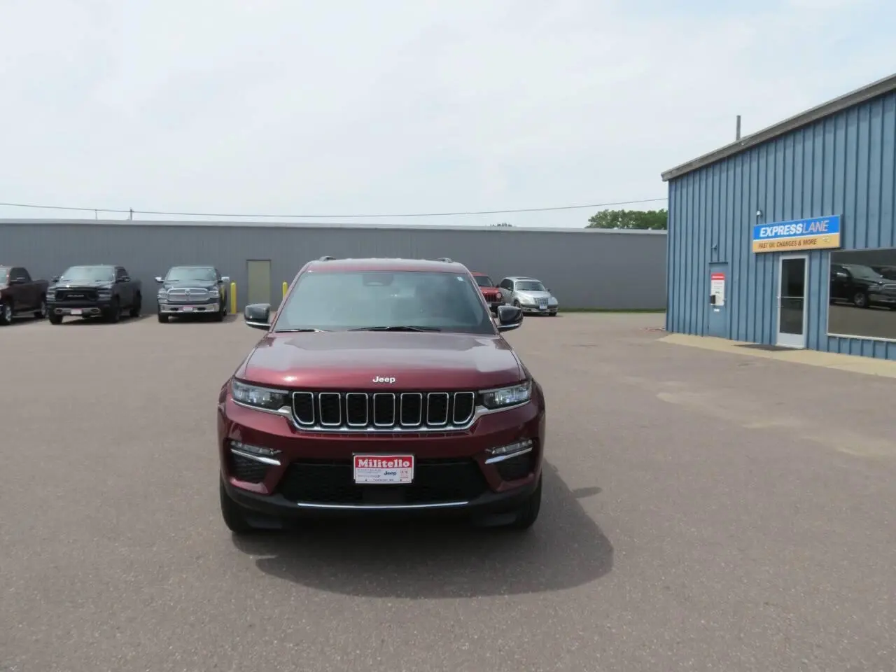 2025 Jeep Grand Cherokee Limited 4x4 photo 3