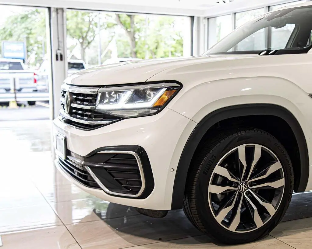 2021 Volkswagen Atlas 3.6L SEL Premium R-Line 4MOTION photo 4