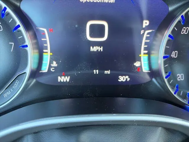 2026 Chrysler Pacifica Select AWD photo 3