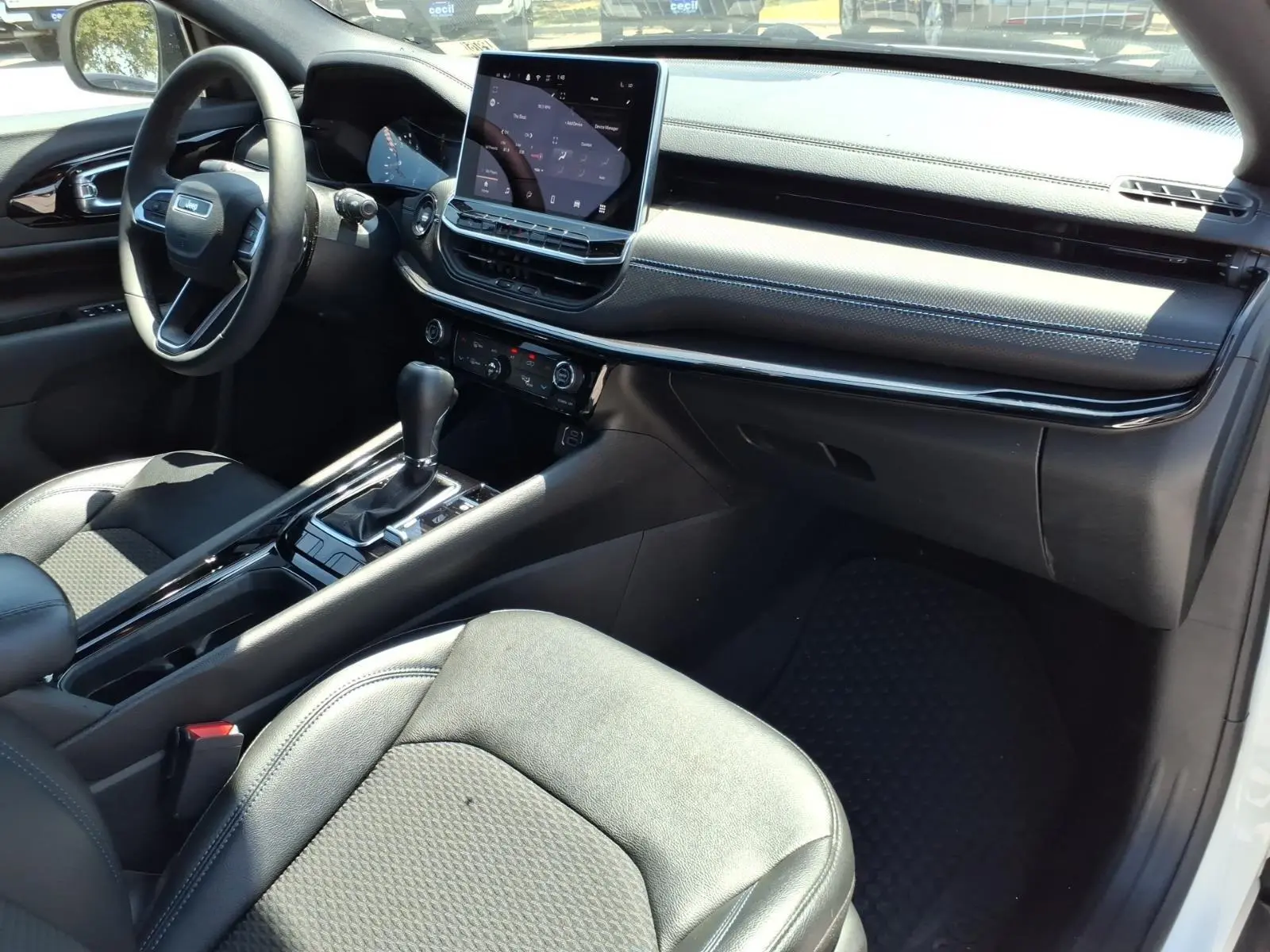 2025 Jeep Compass Latitude 4WD photo 4