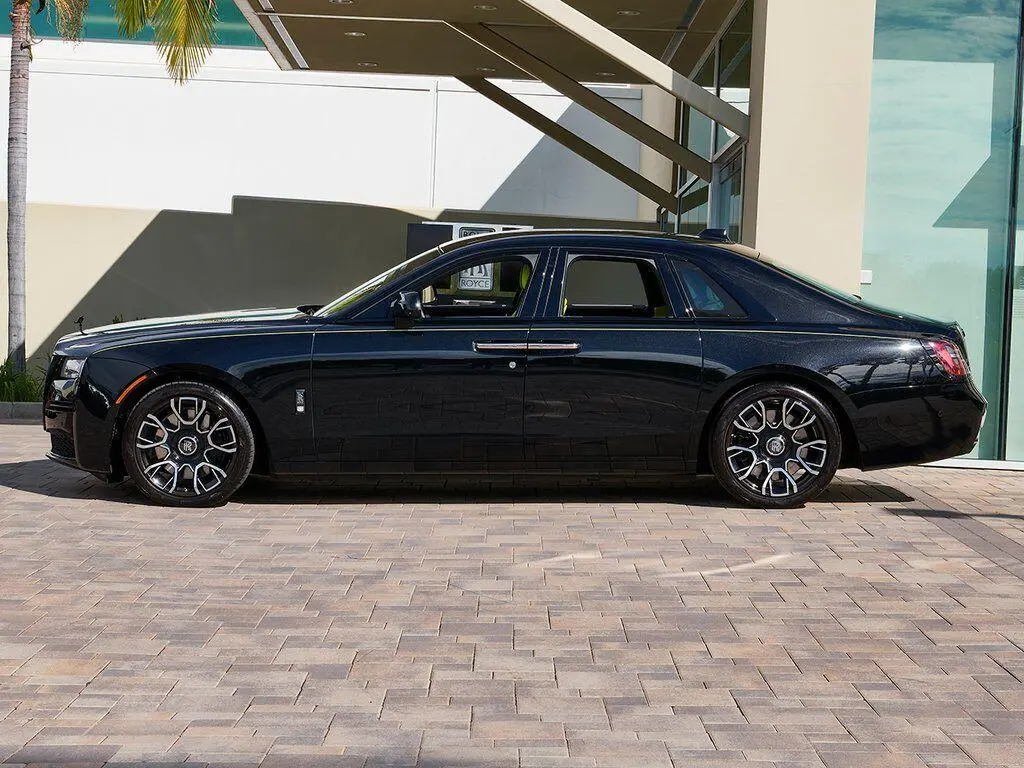 2023 Rolls-Royce Ghost Black Badge photo 3