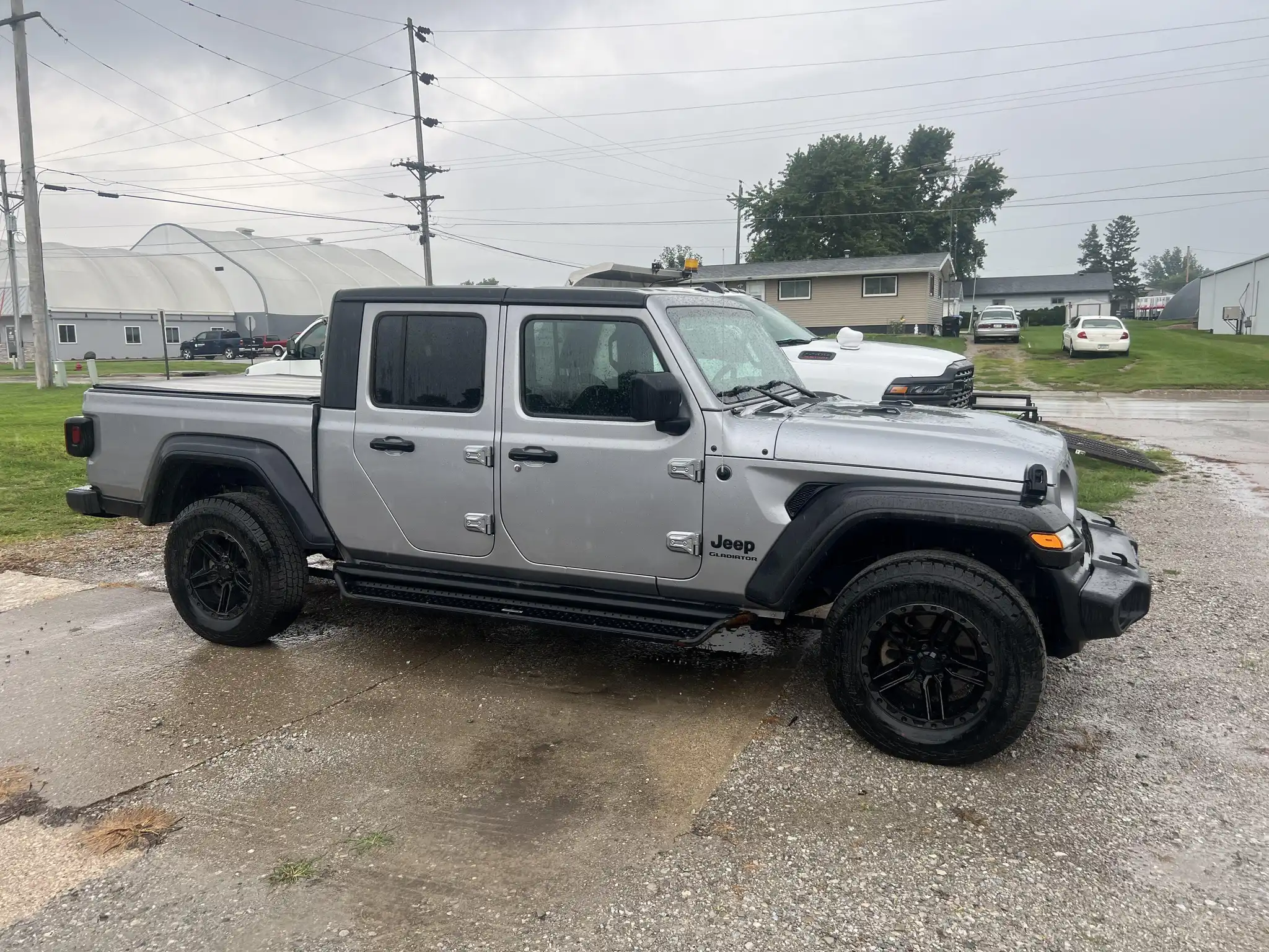 2020 Jeep Gladiator Sport S's photo