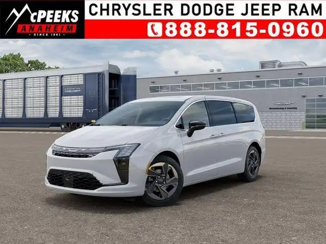 2027 Chrysler Pacifica Limited's photo