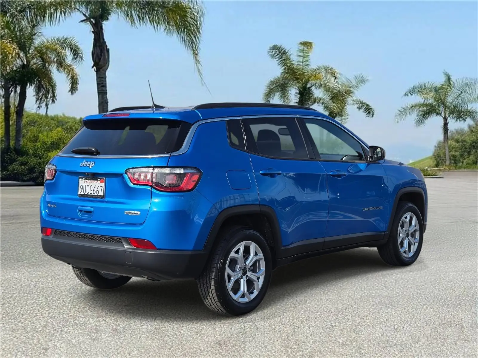 2025 Jeep Compass Latitude 4WD photo 4