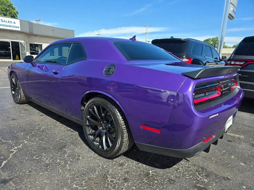 2016 Dodge Challenger SRT Hellcat Used 2016 Dodge photo 5