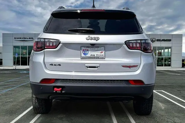 2026 Jeep Compass Trailhawk 4X4 photo 3