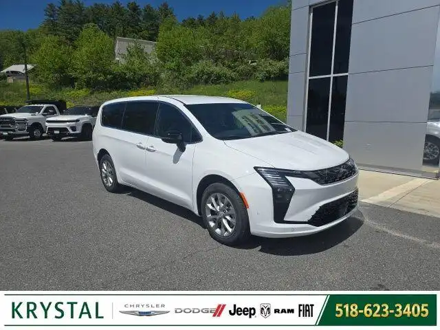 2027 Chrysler Pacifica Select AWD's photo