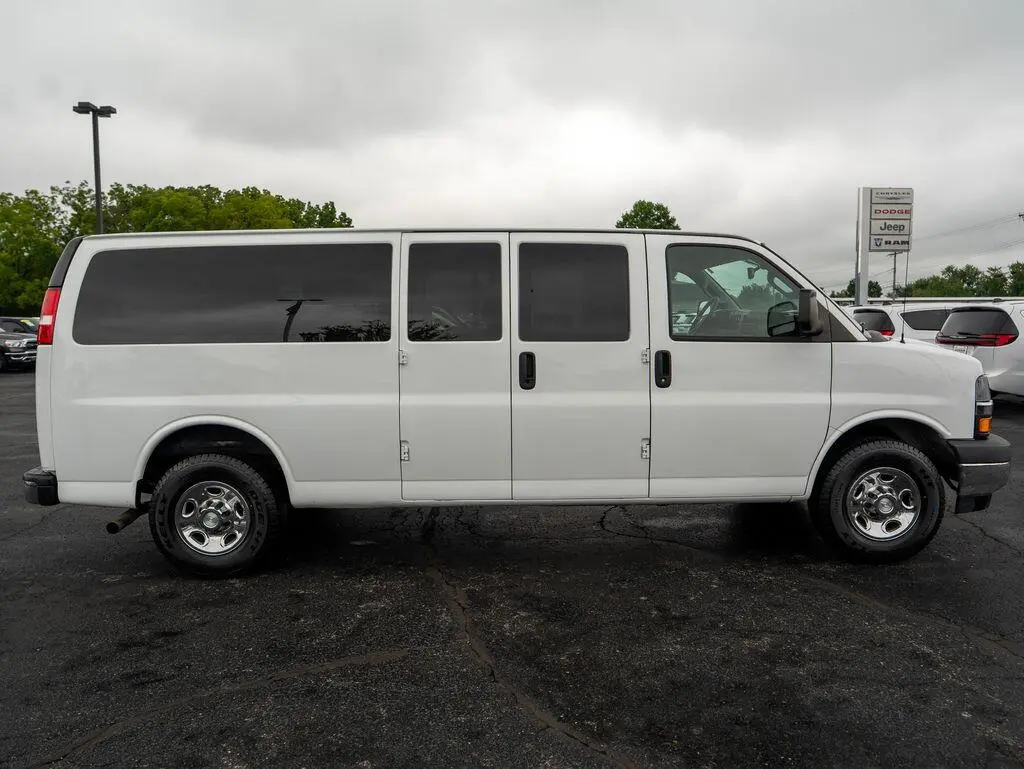 2018 Chevrolet Express LT 3500 Extended photo 5