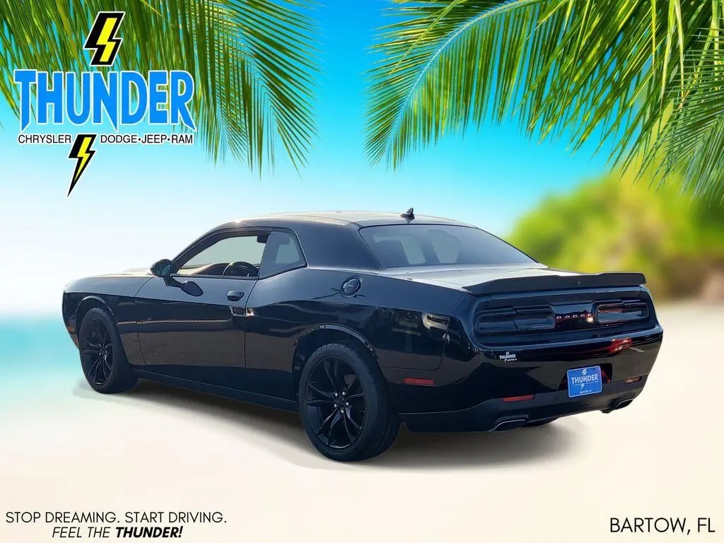 2016 Dodge Challenger SXT Plus photo 3