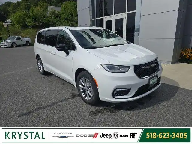 2026 Chrysler Pacifica Select AWD's photo