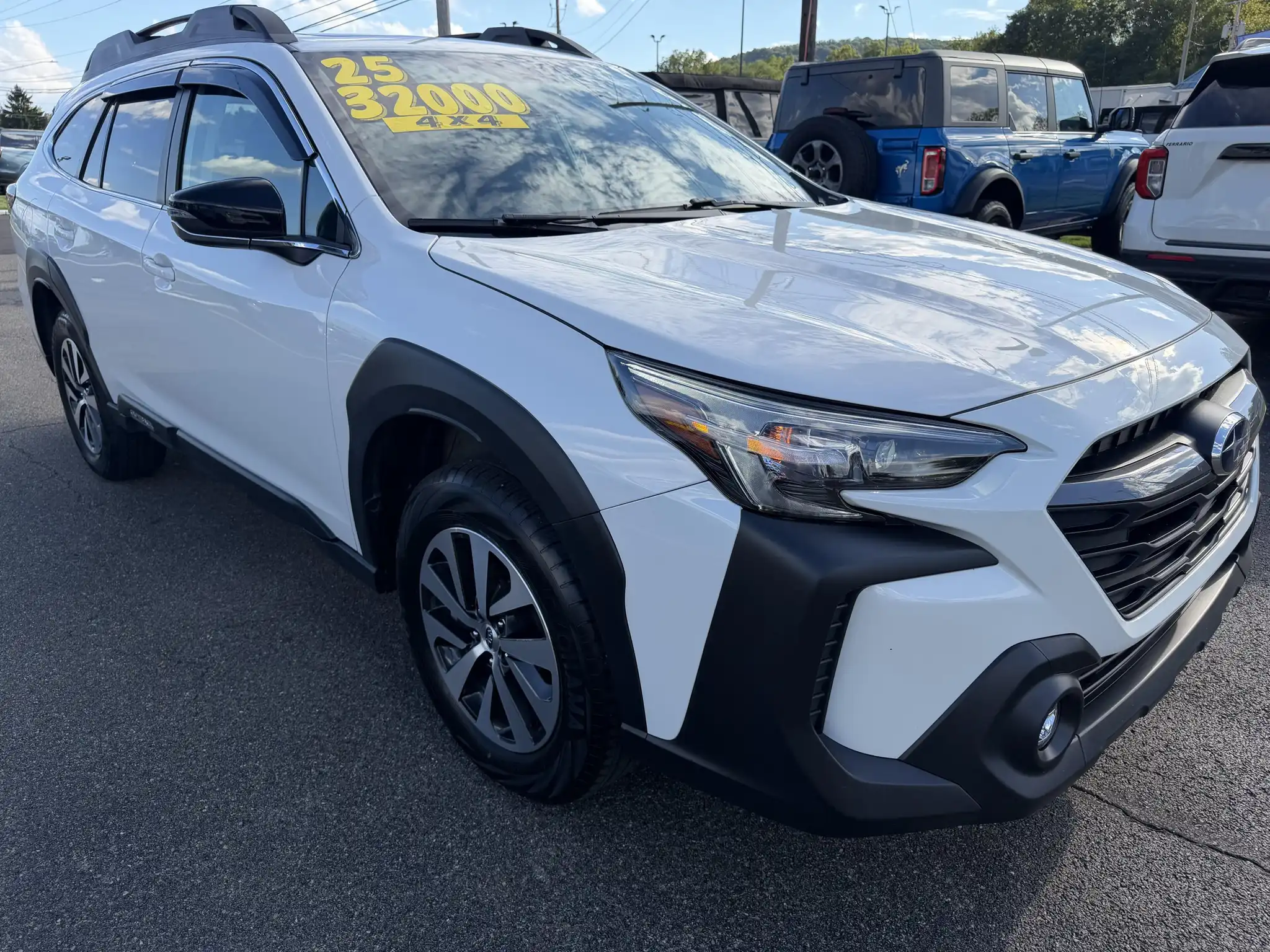 2025 Subaru Outback Premium's photo