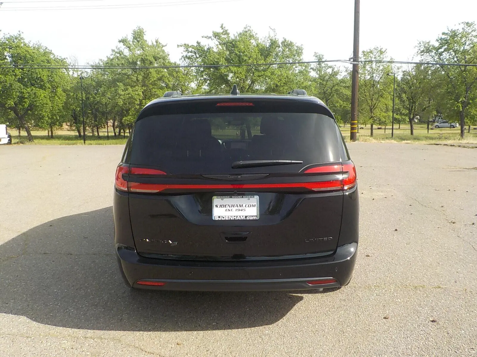 2026 Chrysler Pacifica Limited photo 5