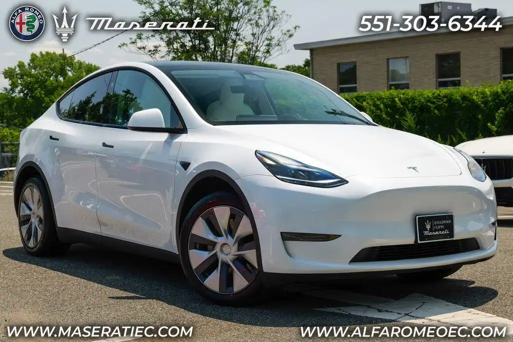 2024 Tesla Model Y Long Range Dual Motor All-Wheel Drive's photo