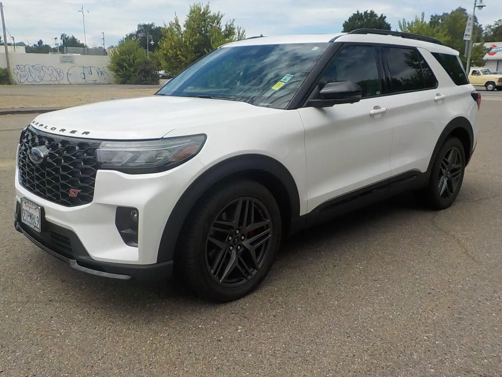 2025 Ford Explorer ST 4WD (PL535)'s photo