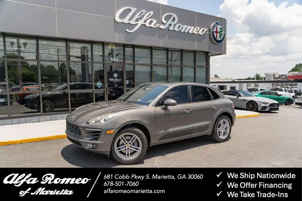 2018 Porsche Macan's photo
