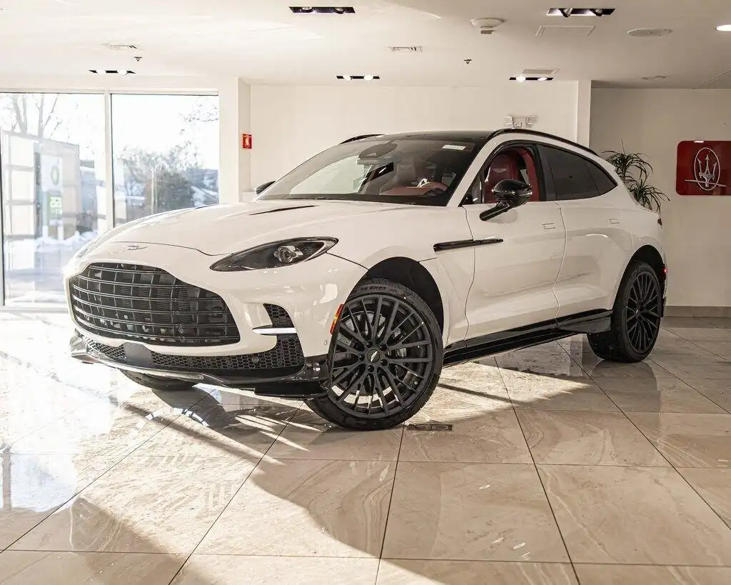 2026 Aston Martin DBX 4.0 V8 707 AWD's photo