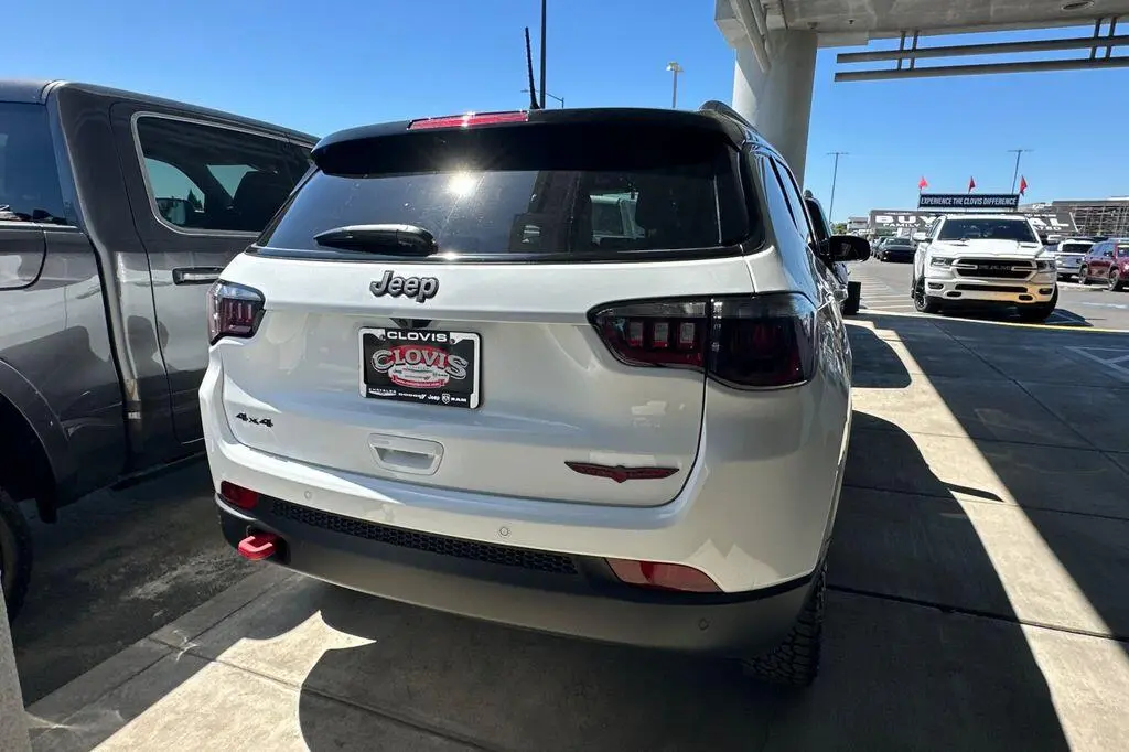 2026 Jeep Compass Trailhawk 4X4 photo 5