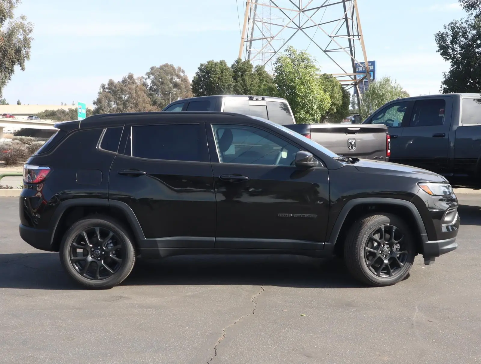2025 Jeep Compass Latitude 4X4 photo 3