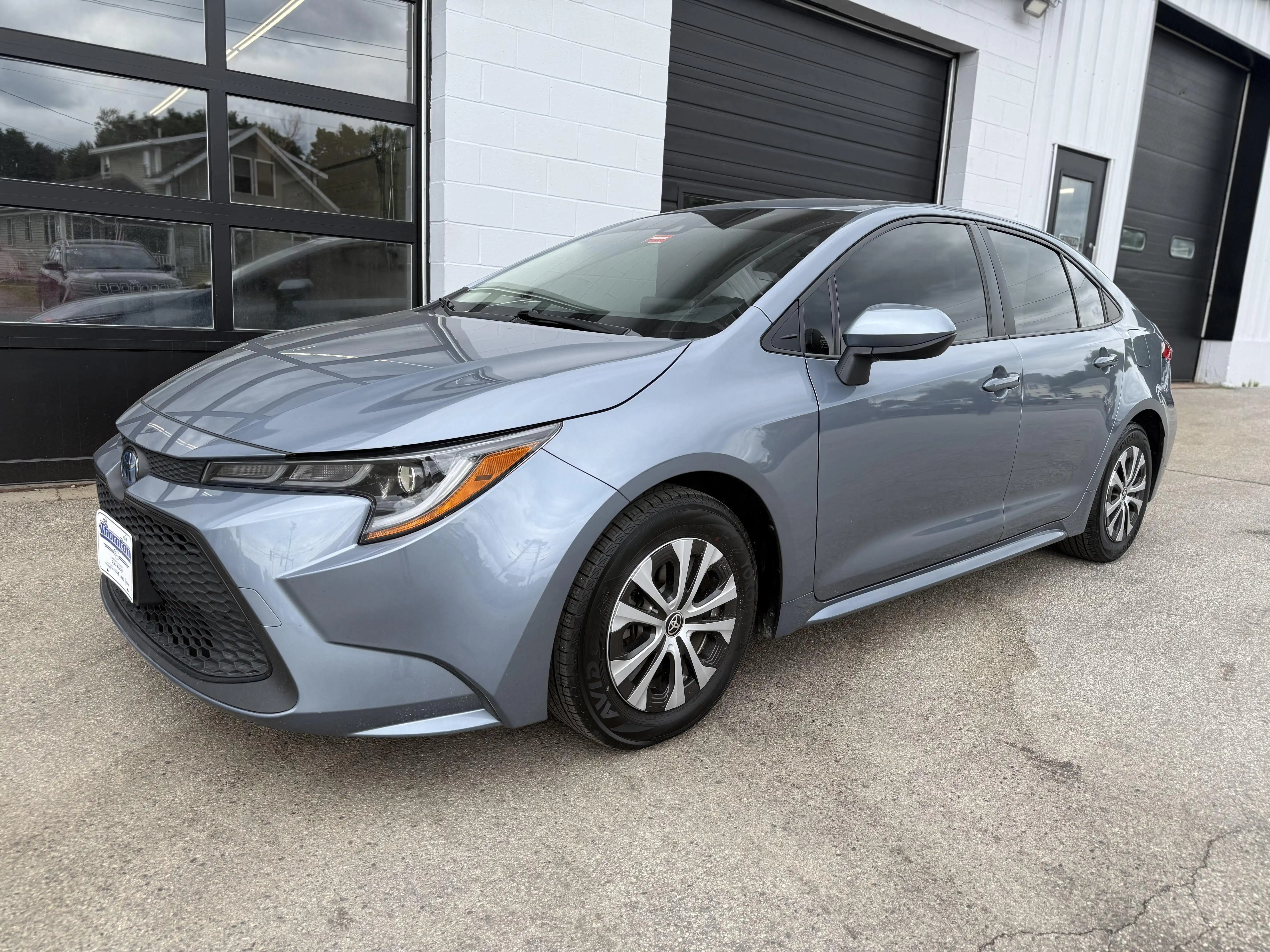 2022 Toyota Corolla LE Hybrid CVT's photo