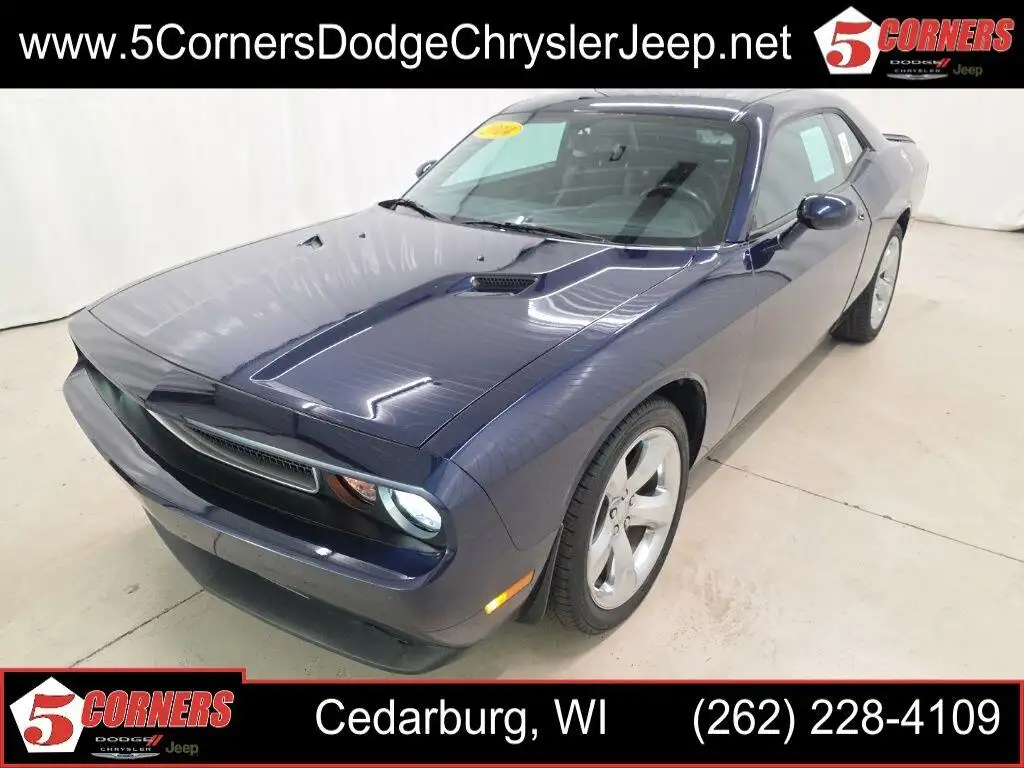 2014 Dodge Challenger SXT Plus's photo