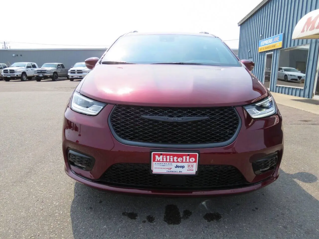 2021 Chrysler Pacifica Touring photo 3