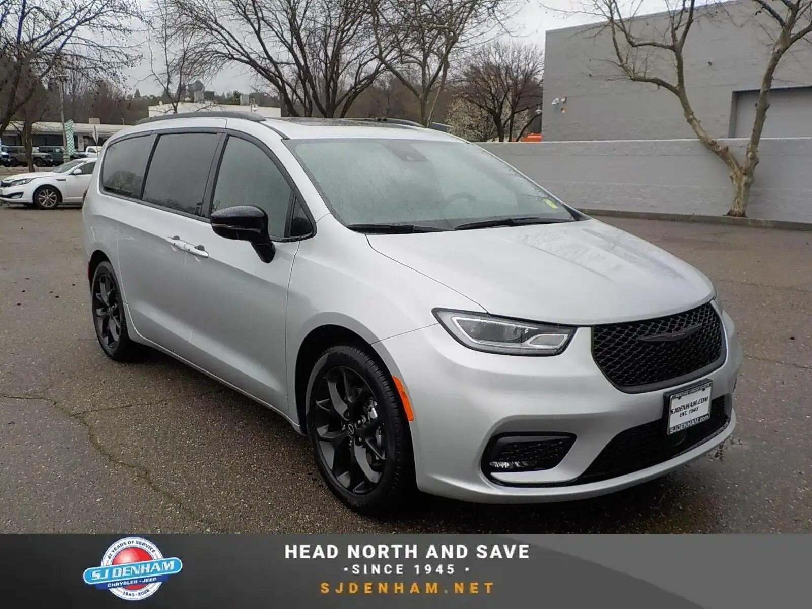 2026 Chrysler Pacifica Limited's photo