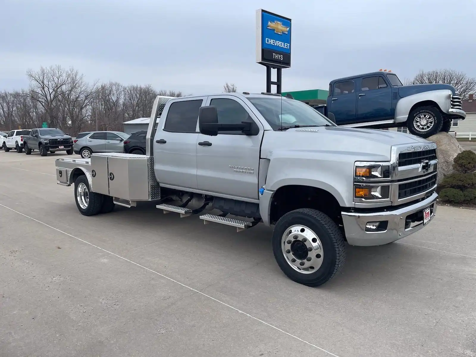 2023 Chevrolet Silverado HD 1LT 4WD Crew Cab 175 WB's photo