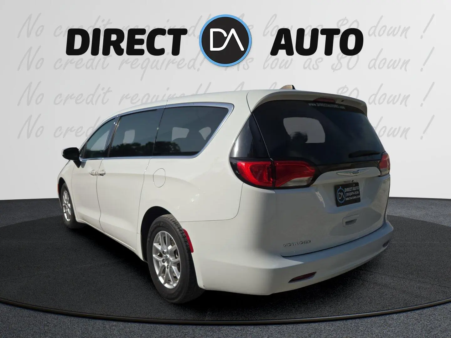 2023 Chrysler Voyager LX photo 3