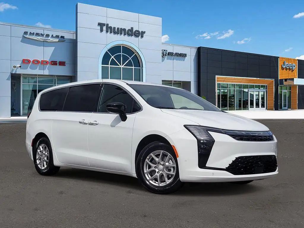 2027 Chrysler Pacifica Select photo 1