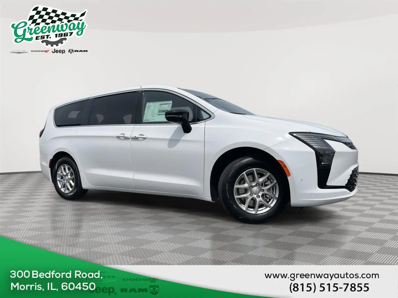 2027 Chrysler Pacifica Select's photo