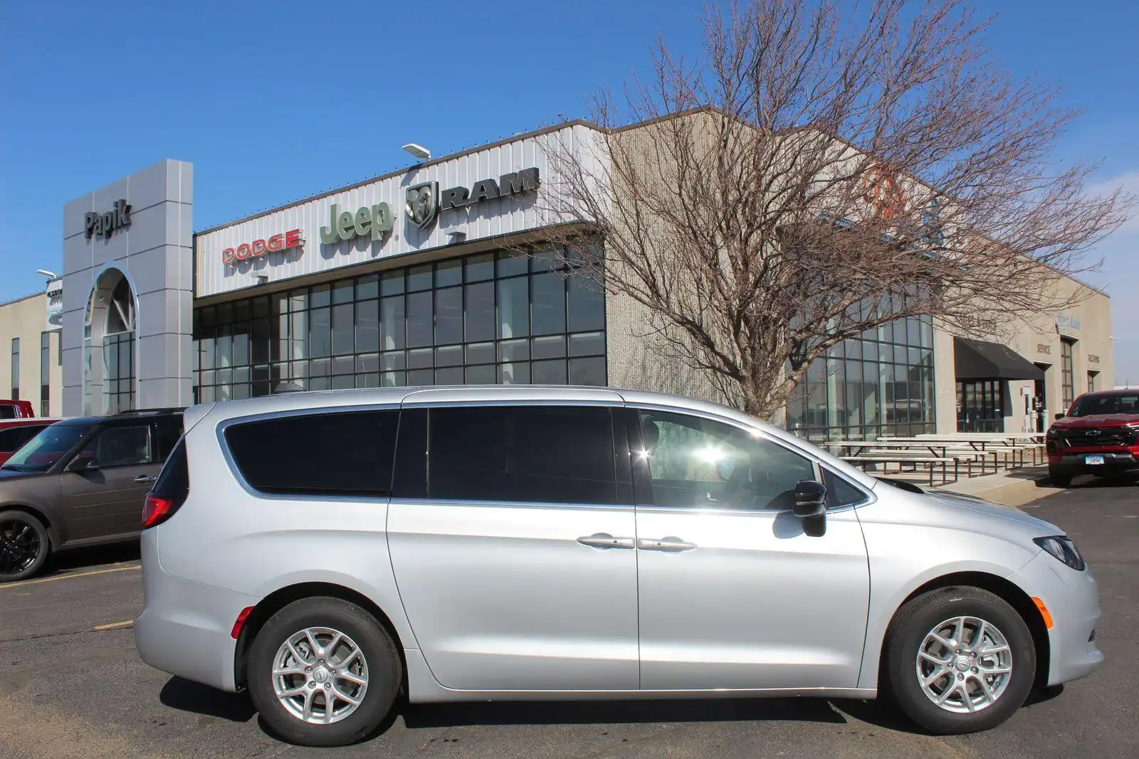 2026 Chrysler Voyager LX's photo