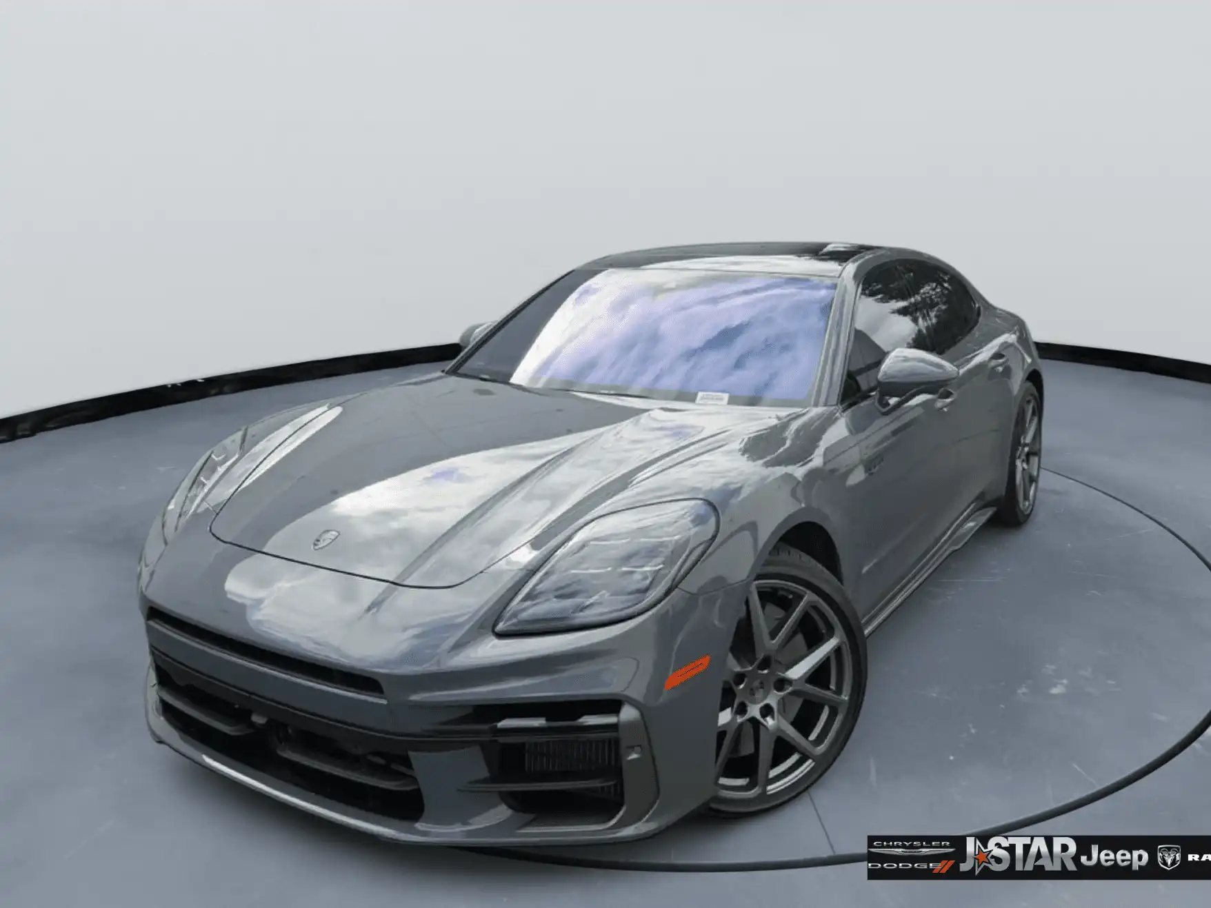 2025 Porsche Panamera Turbo E-Hybrid's photo
