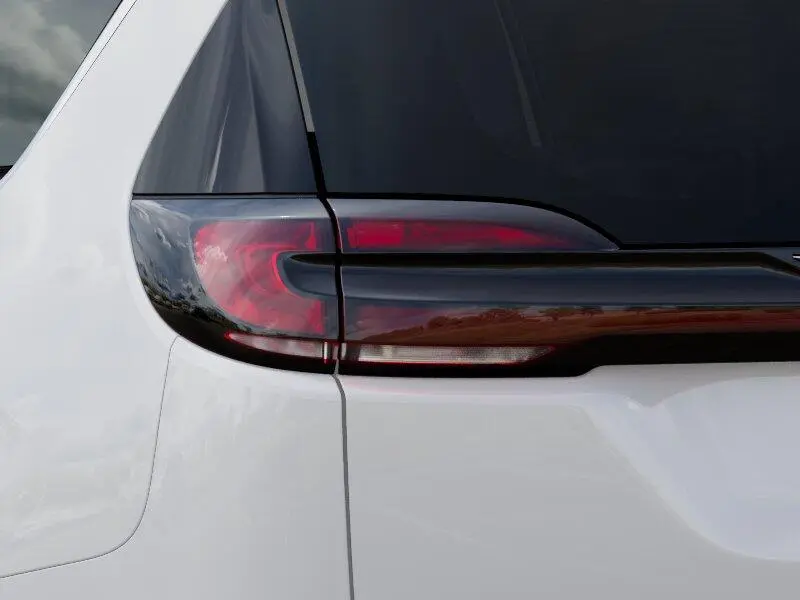 2027 Chrysler Pacifica Select photo 5