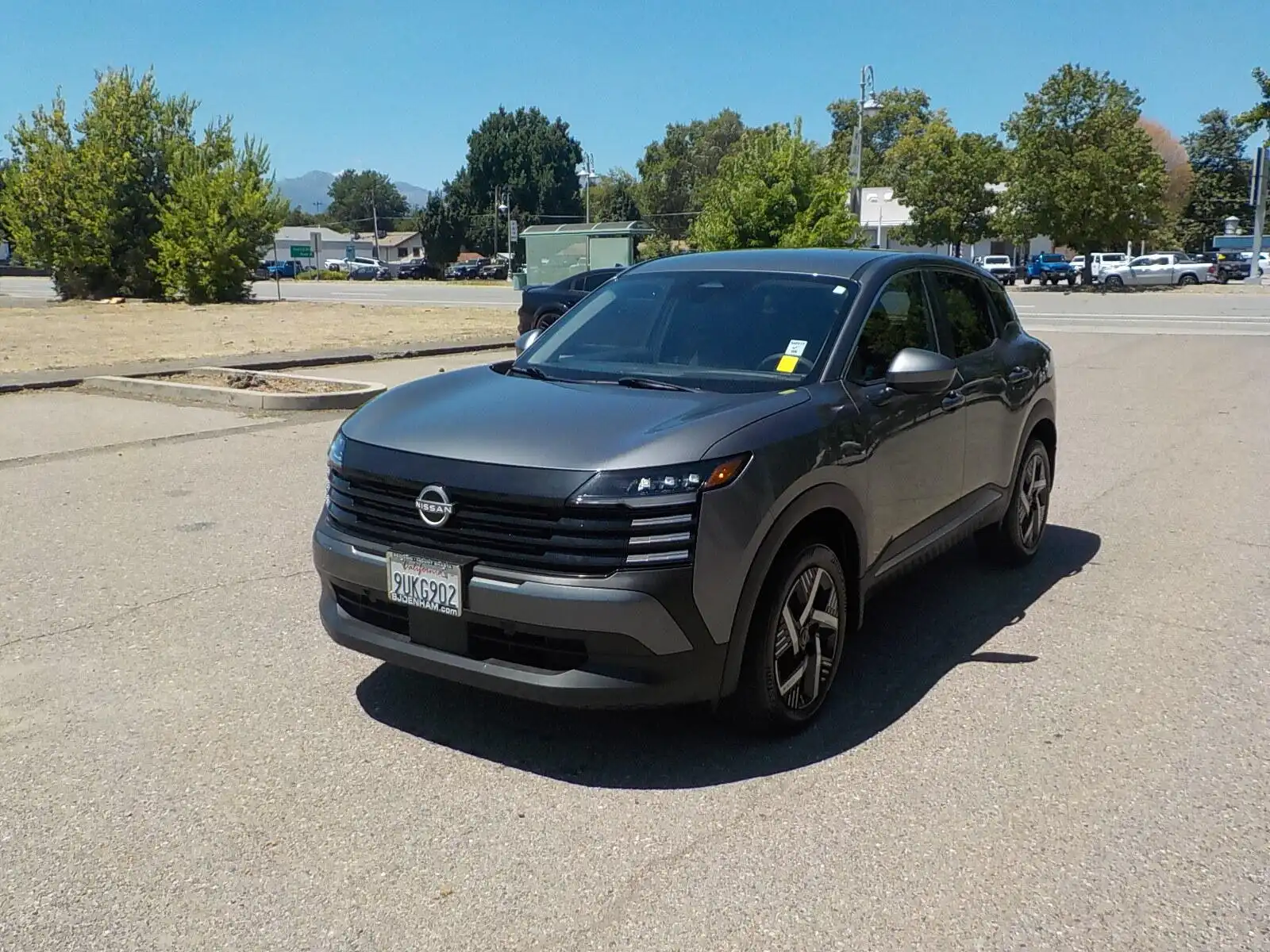 2025 Nissan Kicks 2.0 SV's photo