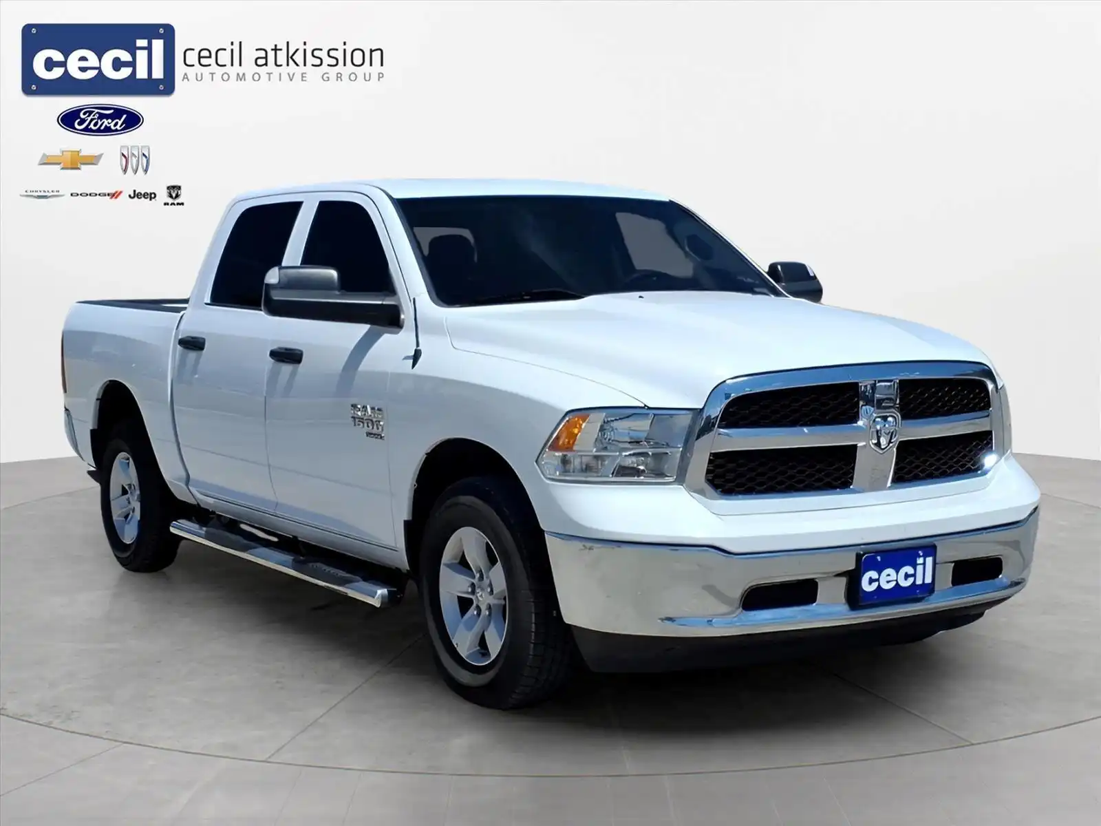 2023 RAM 1500 Classic SLT 4WD Crew Cab 5'7's photo