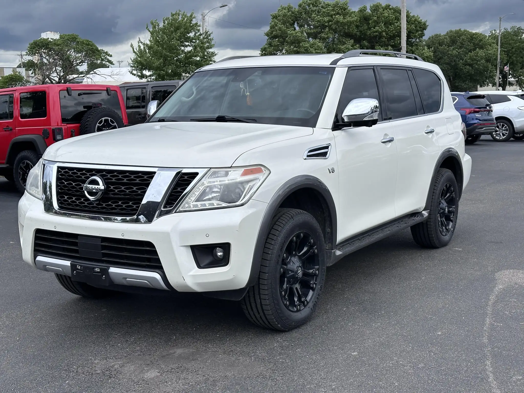2017 Nissan Armada Platinum 4X4 photo 1