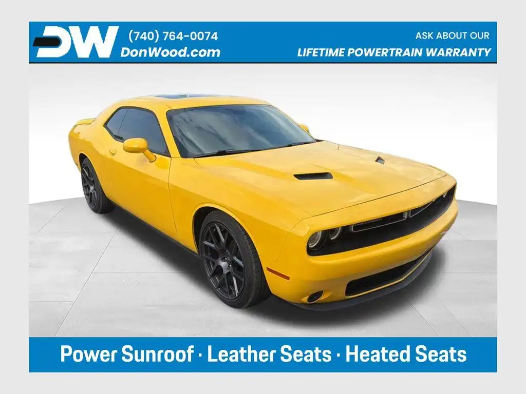 2017 Dodge Challenger R/T Plus's photo