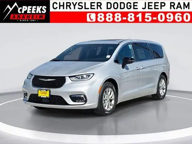2026 Chrysler Pacifica Limited's photo