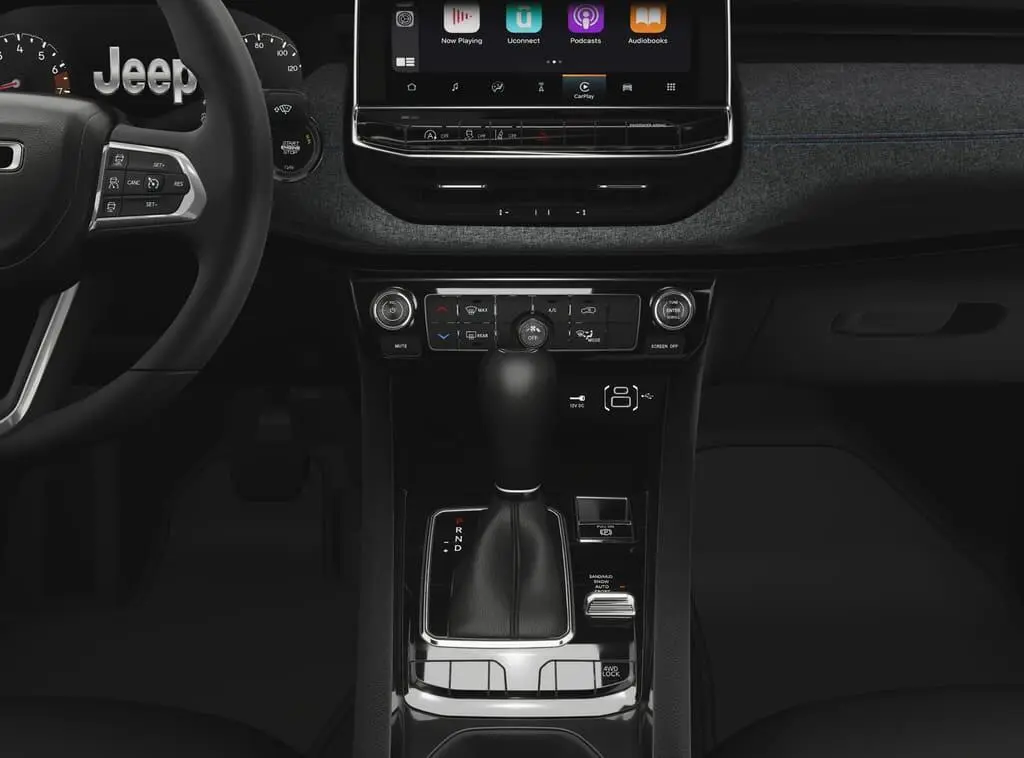 2026 Jeep Compass Latitude Altitude 4WD photo 5