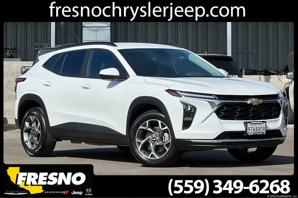 2025 Chevrolet Trax LT photo 1