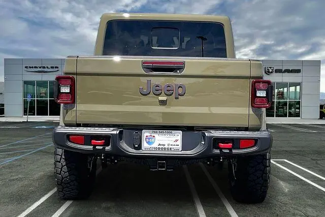 2026 Jeep Gladiator Rubicon Auto photo 3