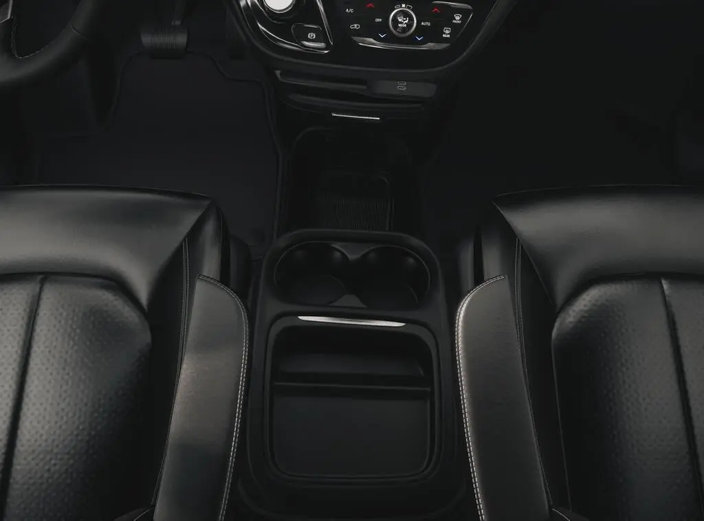 2027 Chrysler Pacifica Select photo 4